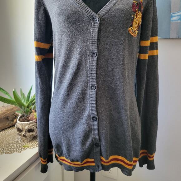 Harry Potter Gryffindor Sweater – Hot Topic Size L - Picture 3 of 9